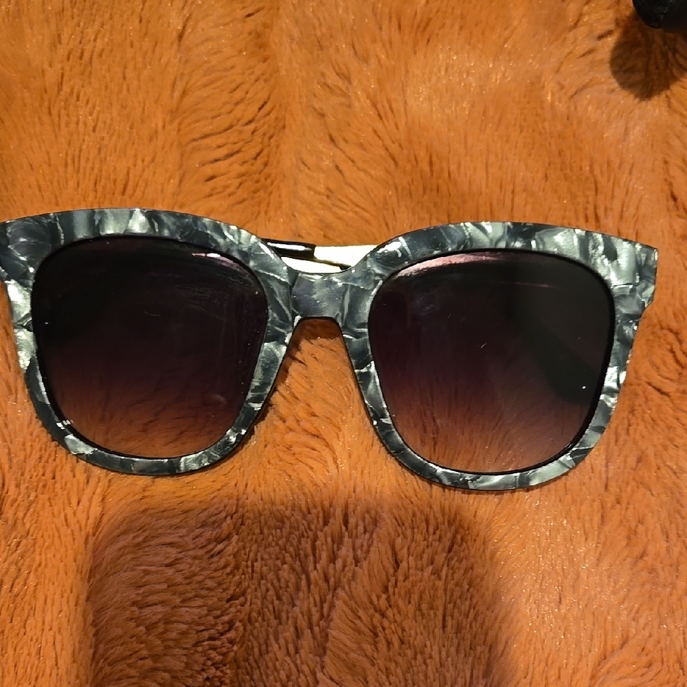 Stylish Black and Gray Sunglasses